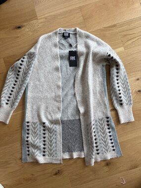 Frye Cream and Gray Patterned Cardigan size M
